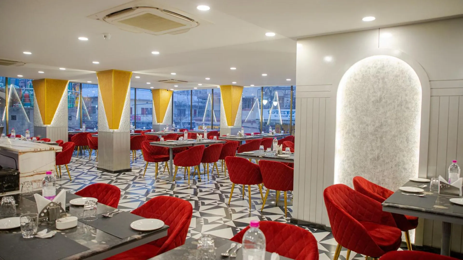 Pearl Courtyard Hotel Benares