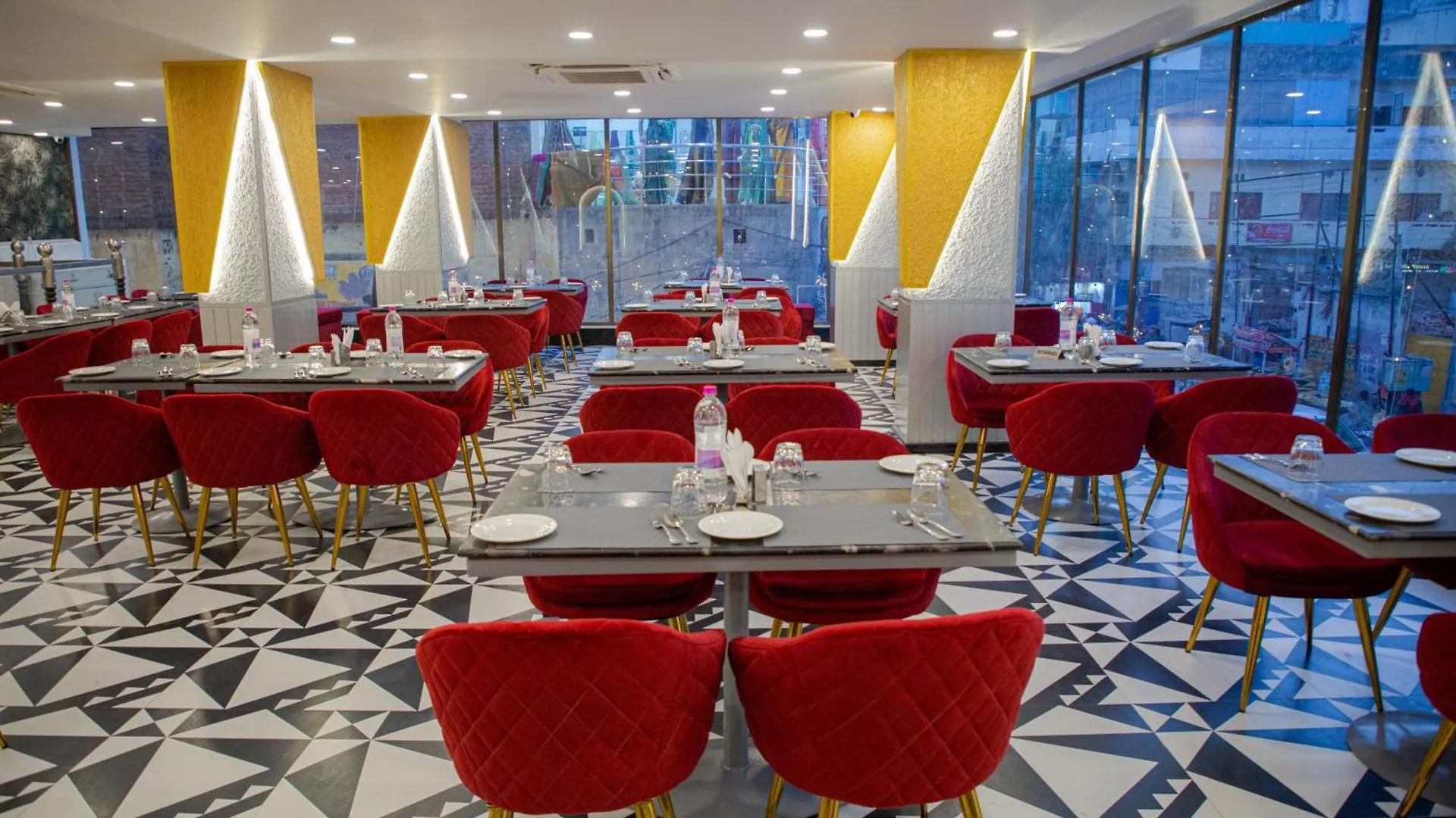 Pearl Courtyard Hotel Benares