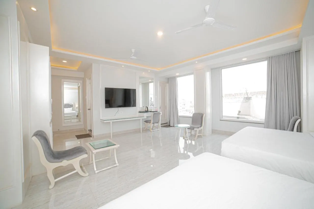 Pearl Courtyard Hotel Varanasi 4*,