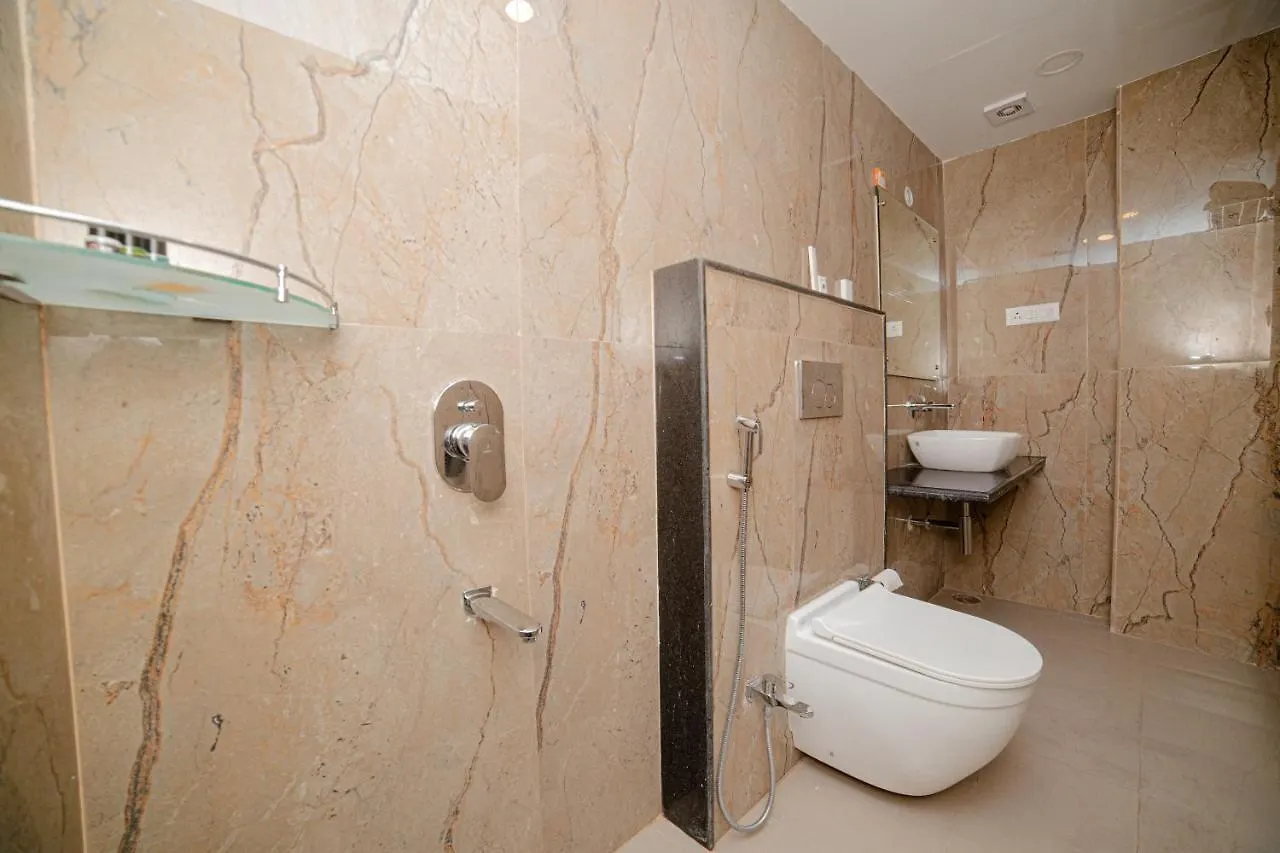 ****  Pearl Courtyard Hotel Varanasi India