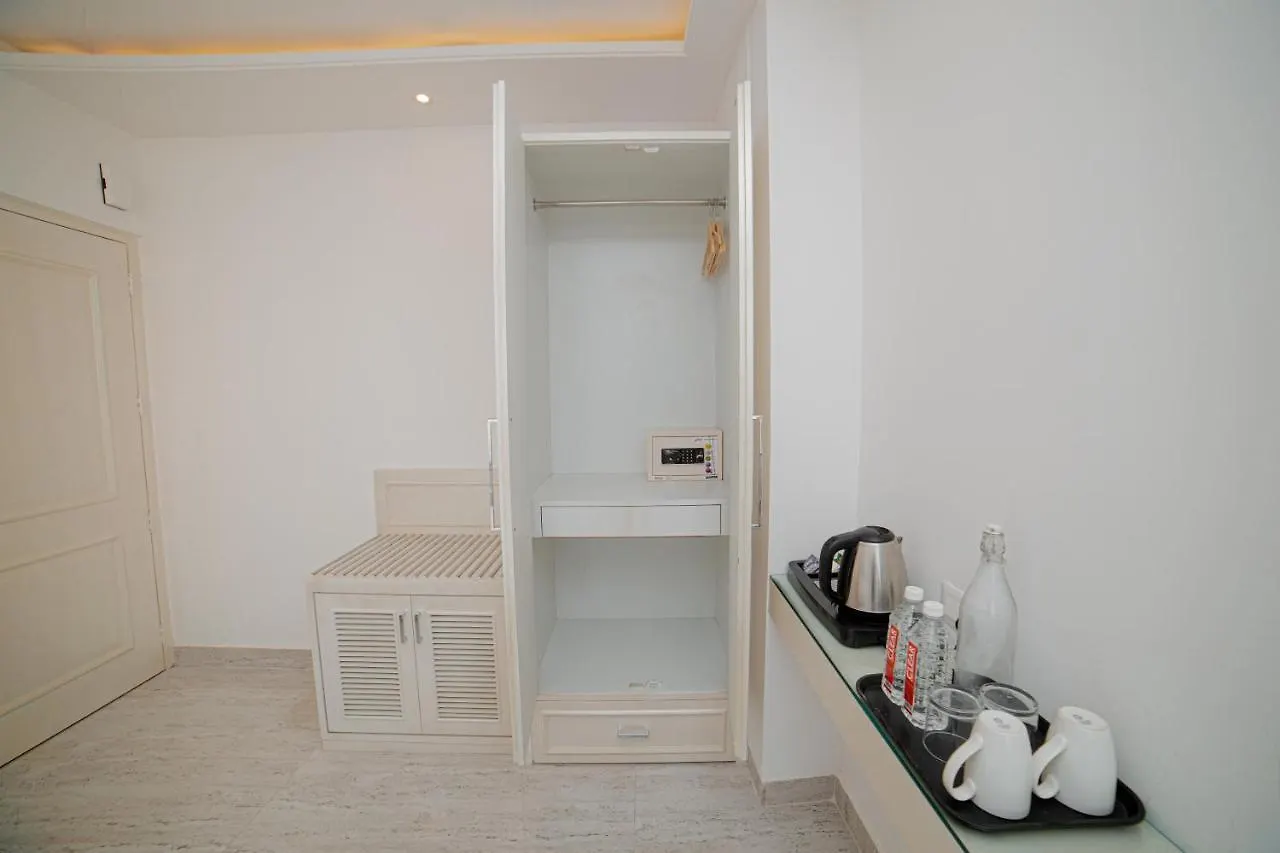 Pearl Courtyard Hotel Varanasi 4*,